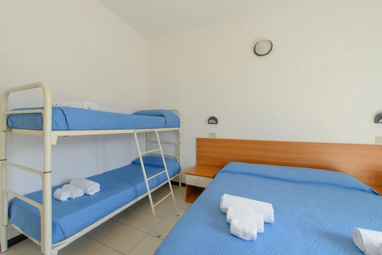 Hotel Paloma Beach Front Chiringuitos Time Rimini 3*,  İtalya
